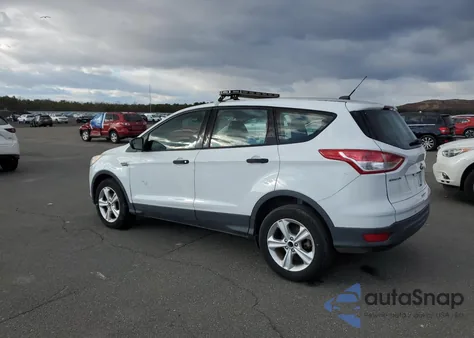 2015 Ford Escape S z USA, uszkodzony, nr VIN 1FMCU0F70FUC00640